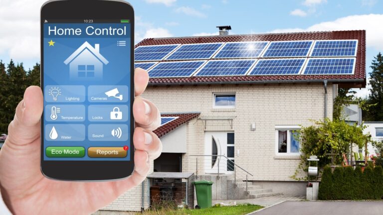 Inteligentny dom napędzany energią słoneczną i SI